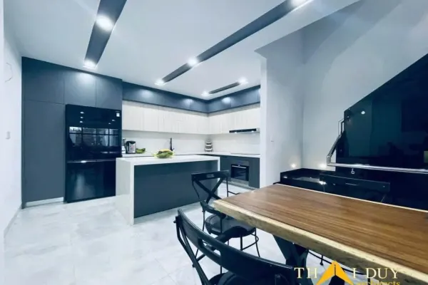 House, 4 спальни 2