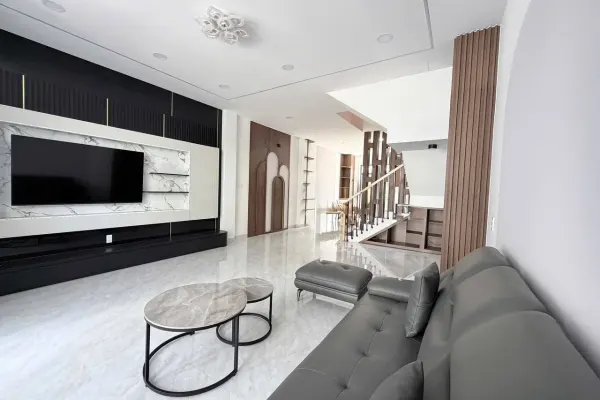 House, 4 спальни, 270.00 м²