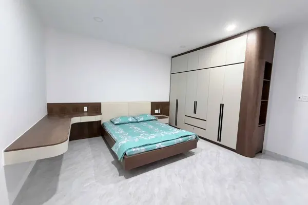 House, 4 спальни, 270.00 м² 3