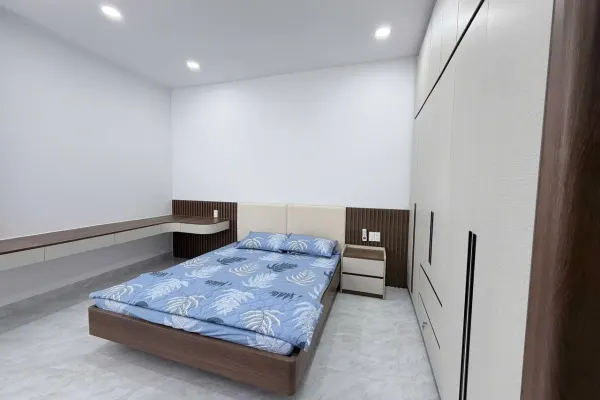 House, 4 спальни, 270.00 м² 5