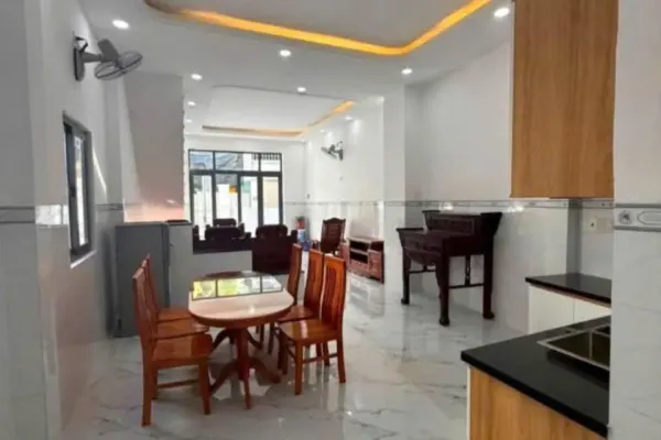 House, 4 спальни, 180.00 м² 3