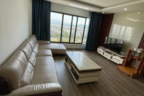 Квартира, 3 спальни · 90 м²