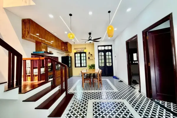 Дом, 4 спальни · 160 м²