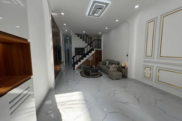Дом, 3 спальни · 180 м² 2