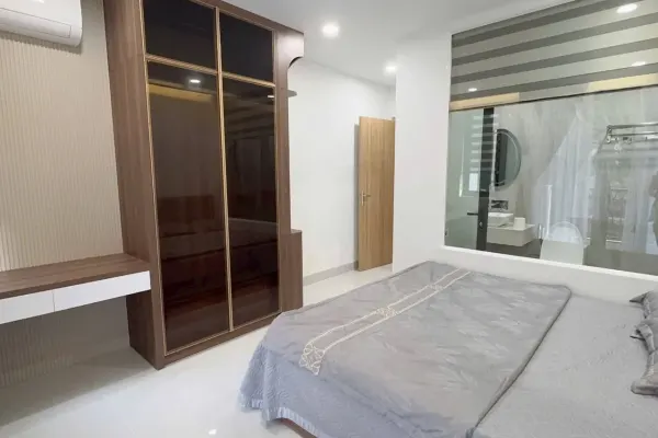 Дом, 3 спальни · 270 м² 3
