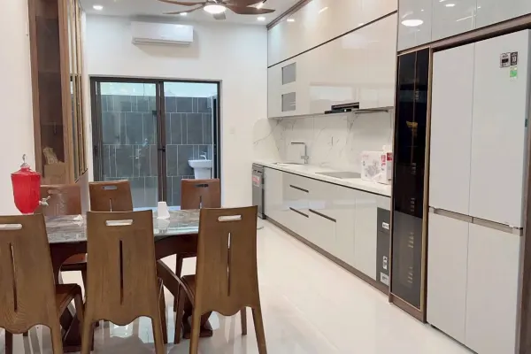 Дом, 3 спальни · 270 м² 5