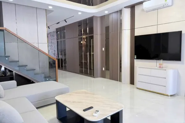 Дом, 3 спальни · 270 м² 2
