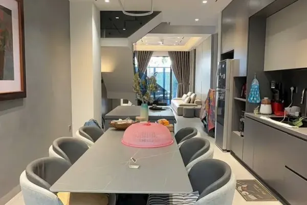 Дом, 4 спальни · 250 м² 3
