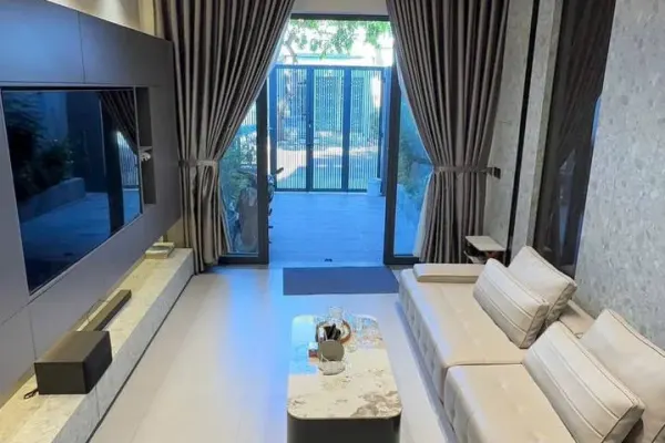 Дом, 4 спальни · 250 м² 5