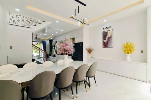 Дом, 3 спальни · 270 м² 3