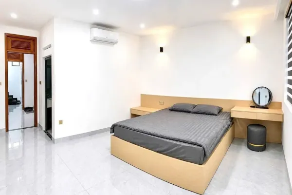 Дом, 4 спальни · 270 м² 6