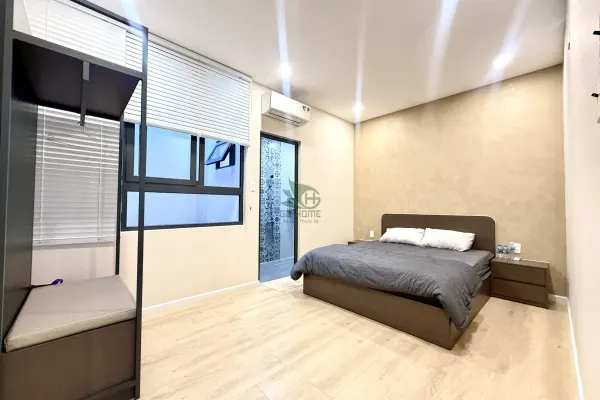 House, 3 спальни, 300.00 м² 3