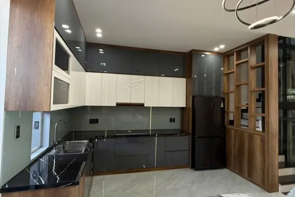 Дом, 3 спальни · 270 м² 2
