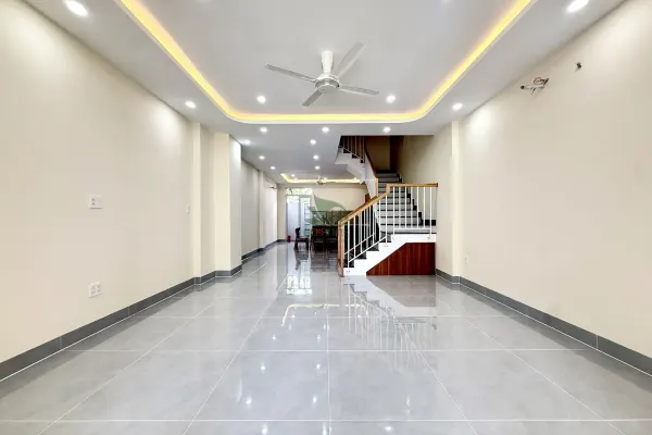 House, 3 спальни, 260.00 м² 3