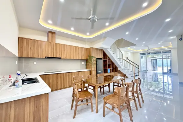 House, 3 спальни, 260.00 м² 7