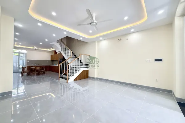 House, 3 спальни, 260.00 м² 8