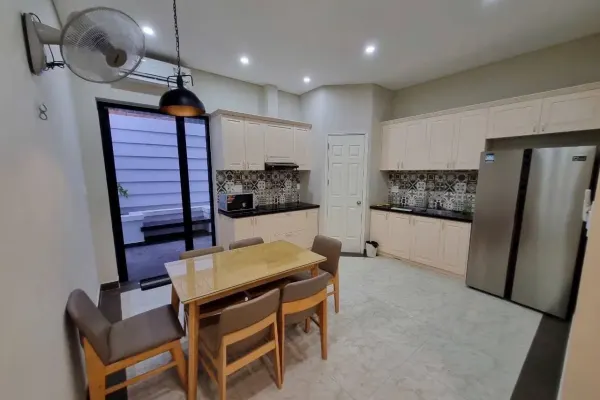 Дом, 4 спальни · 270 м² 2
