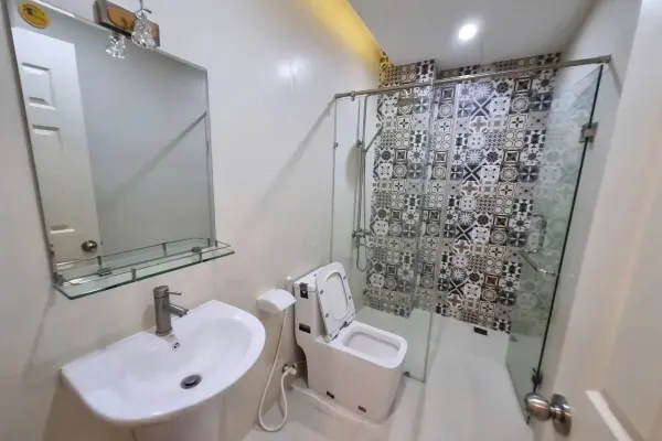 Дом, 4 спальни · 270 м² 4