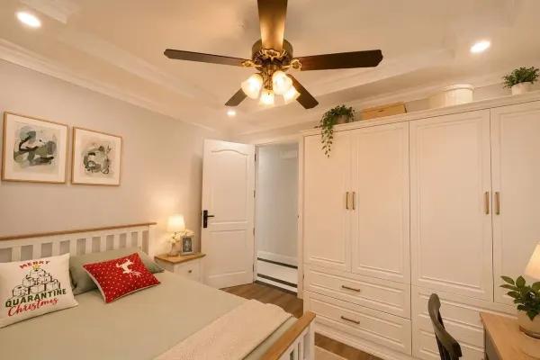 Квартира, 3 спальни · 136 м²
