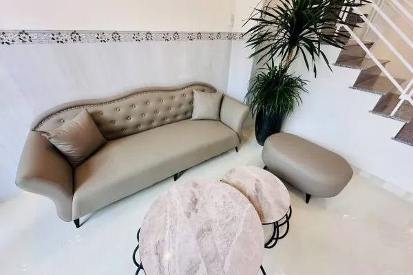 Дом, 3 спальни · 165.6 м²