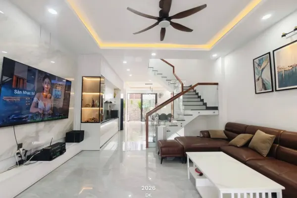 Дом, 3 спальни · 270 м² 5