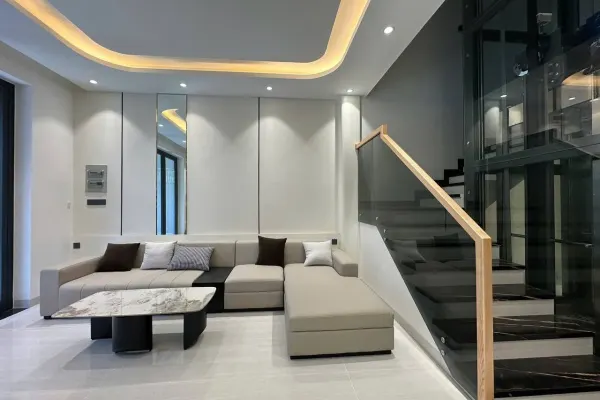 Дом, 3 спальни · 270 м²