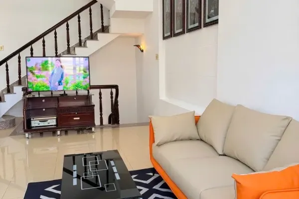 Дом, 3 спальни · 250 м² 5