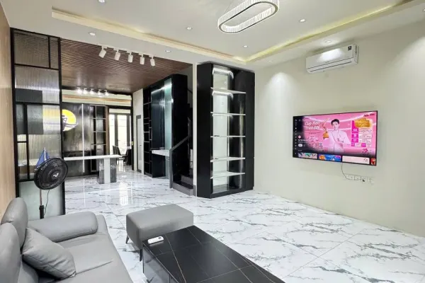 Дом, 3 спальни · 270 м² 3
