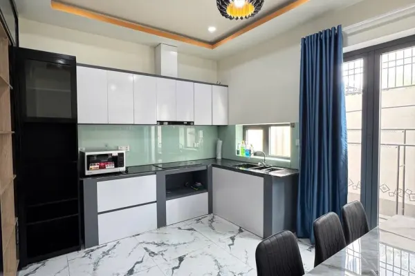 Дом, 3 спальни · 270 м² 4