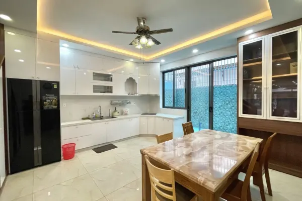 Дом, 4 спальни · 400 м² 2