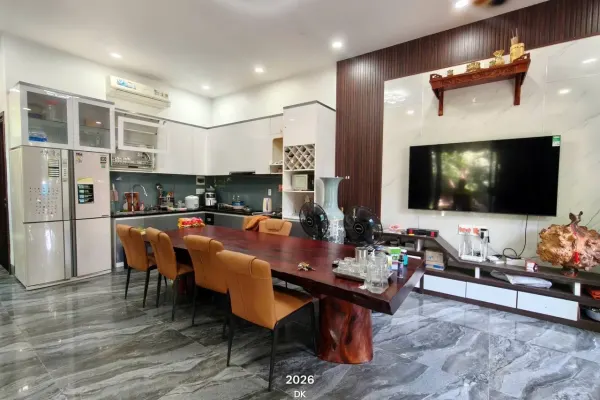 Дом, 3 спальни · 800 м² 2