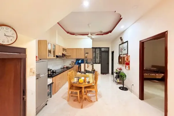 Дом, 4 спальни · 250 м² 4