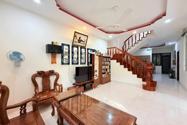 Дом, 4 спальни · 250 м² 6