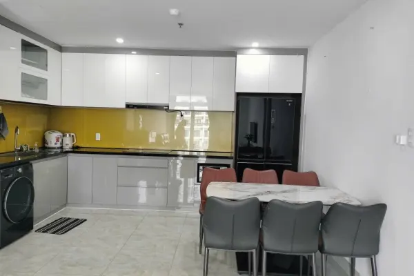 Квартира, 2 спальни · 83 м² 2