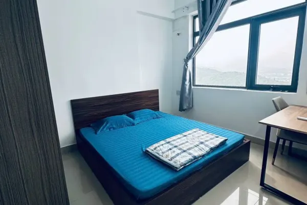 Квартира, 3 спальни · 77 м² 3