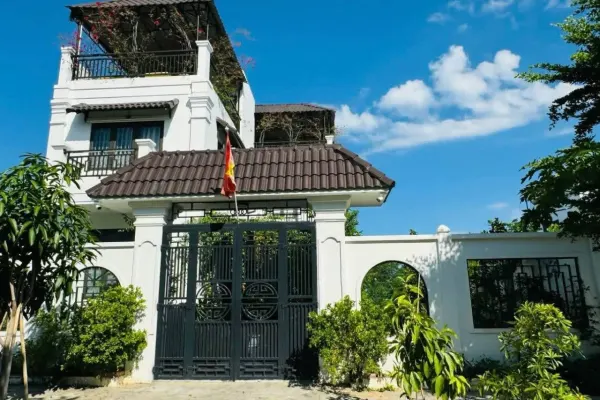 Вилла, 4 спальни · 250 м²