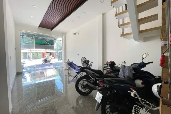 Дом, 3 спальни · 170 м² 3