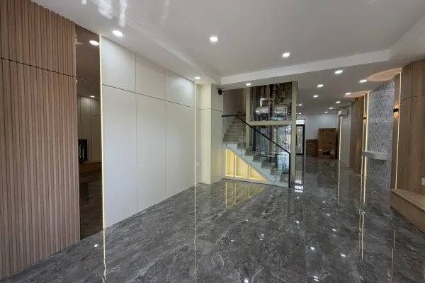 Дом, 4 спальни · 270 м² 4