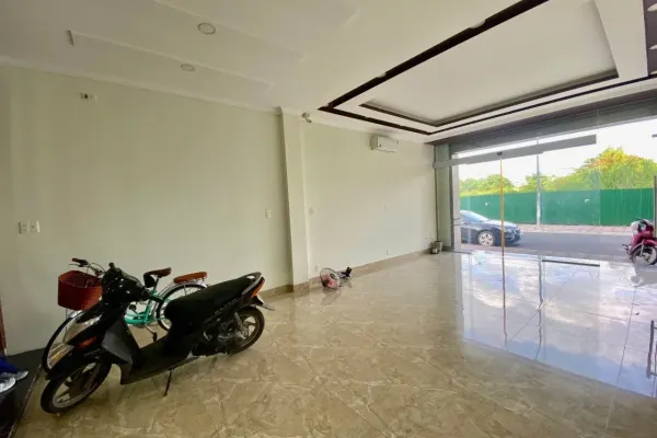 Дом, 4 спальни · 300 м² 6