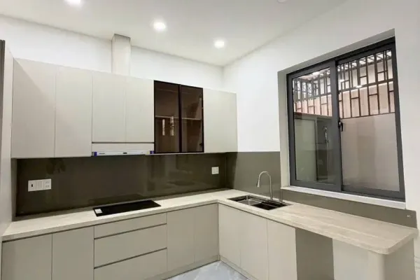 Дом, 4 спальни · 100 м² 4