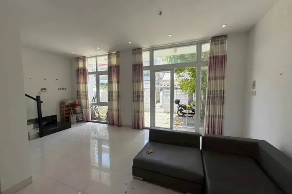 Вилла, 5 спален · 300 м² 3