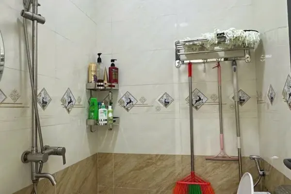 Дом, 3 спальни · 180 м² 3