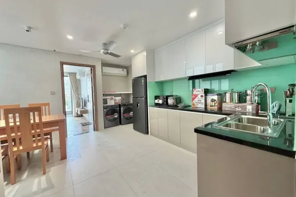 Квартира, 2 спальни · 80 м²