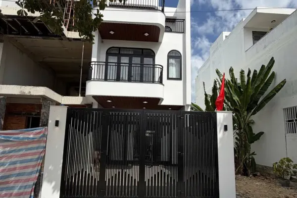 Дом, 3 спальни · 250 м² 2