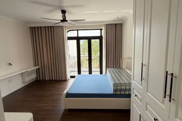 Дом, 3 спальни · 250 м² 4