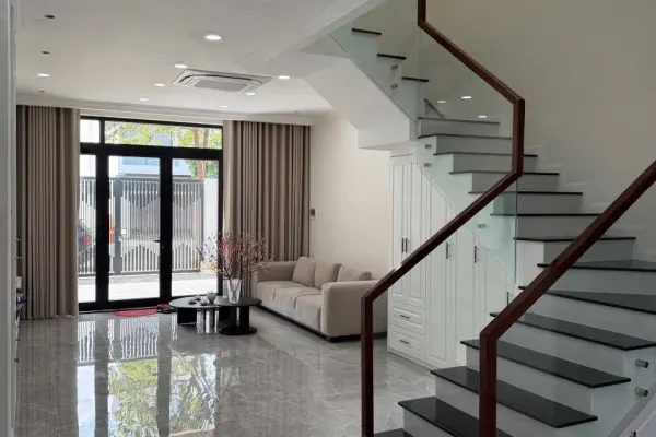 Дом, 3 спальни · 250 м² 5