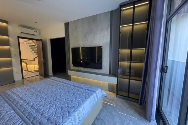 Дом, 4 спальни · 270 м² 9
