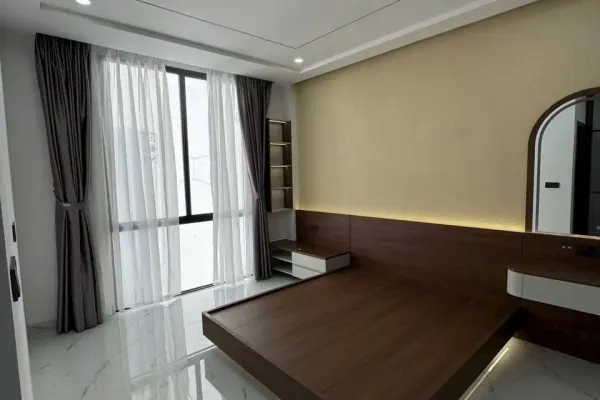 Дом, 4 спальни · 300 м² 5