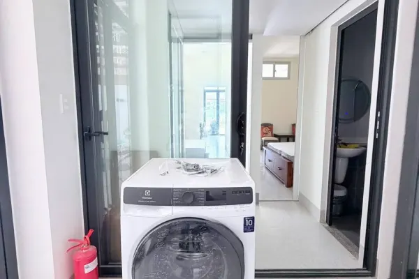 Квартира, 2 спальни · 90 м² 8