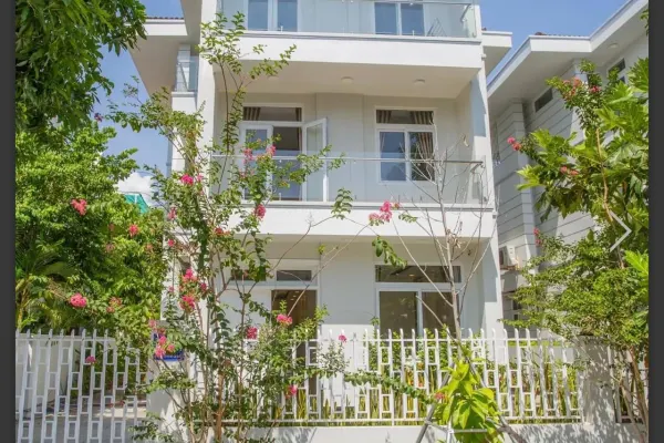 Villa, 5 спальни, 300.00 м²